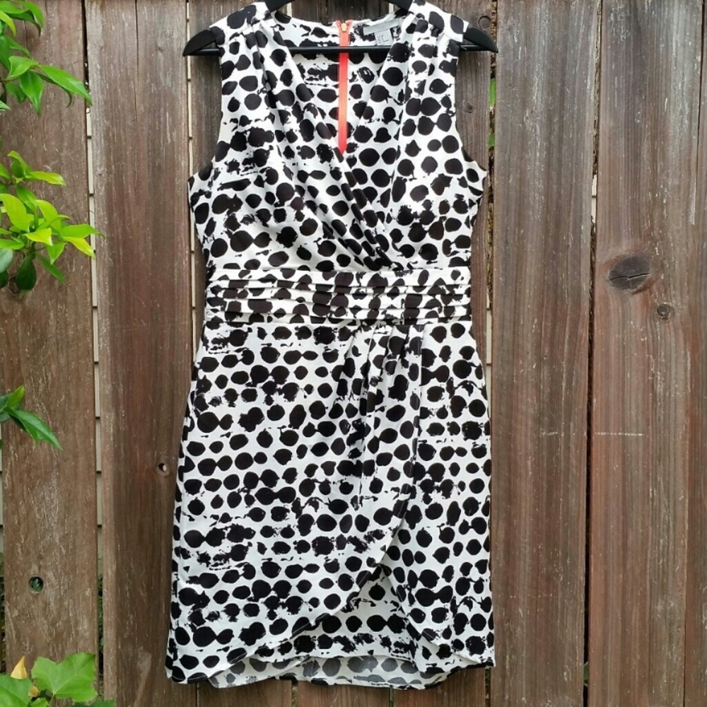 H&M Abstract Dot Form Flattering Dress - SIZE 2